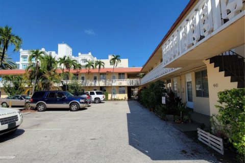 Condominio en alquiler en Miami Beach, Florida, 1 dormitorio, 41.81 m2 № 1956508 - foto 1