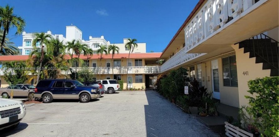 Condominio en Miami Beach, Florida, 1 dormitorio  № 1956508