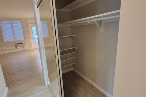 Condominio en alquiler en Miami Beach, Florida, 1 dormitorio, 41.81 m2 № 1956508 - foto 9