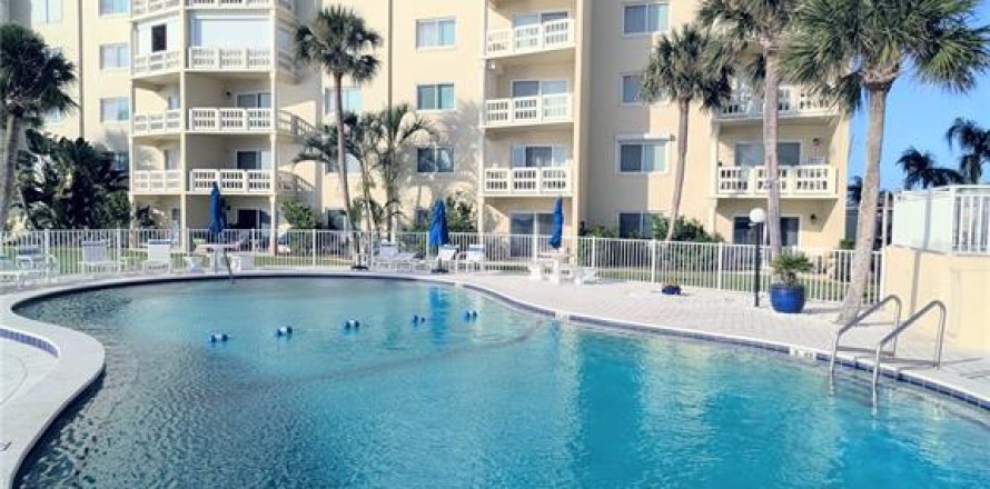 Condominio en Port Orange, Florida, 2 dormitorios № 1904186