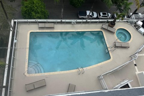 Condo in Miami, Florida, 1 bedroom  № 1610043 - photo 8