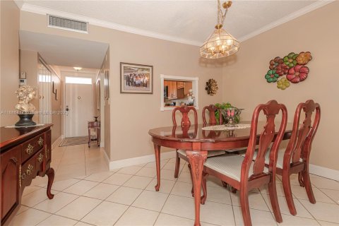 Copropriété à vendre à Lauderdale Lakes, Floride: 2 chambres, 94.85 m2 № 1933308 - photo 9