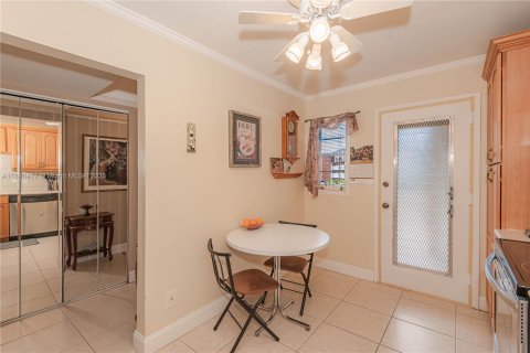 Copropriété à vendre à Lauderdale Lakes, Floride: 2 chambres, 94.85 m2 № 1933308 - photo 5