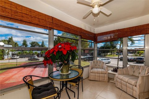 Copropriété à vendre à Lauderdale Lakes, Floride: 2 chambres, 94.85 m2 № 1933308 - photo 16