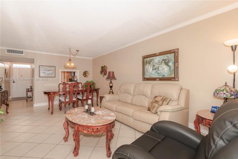 Copropriété à vendre à Lauderdale Lakes, Floride: 2 chambres, 94.85 m2 № 1933308 - photo 12
