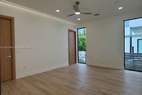 Casa en venta en Fort Lauderdale, Florida, 4 dormitorios № 1993398 - foto 22