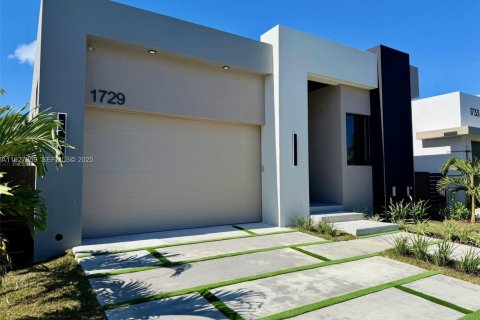 Casa en venta en Fort Lauderdale, Florida, 4 dormitorios № 1993398 - foto 1