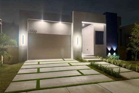 Casa en venta en Fort Lauderdale, Florida, 4 dormitorios № 1993398 - foto 4