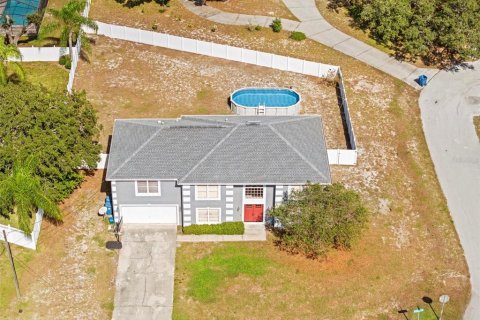 Casa en venta en Spring Hill, Florida, 7 dormitorios, 287.63 m2 № 2212823 - foto 15