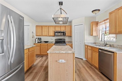 Casa en venta en Spring Hill, Florida, 7 dormitorios, 287.63 m2 № 2212823 - foto 24