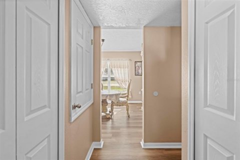 Casa en venta en Spring Hill, Florida, 7 dormitorios, 287.63 m2 № 2212823 - foto 16