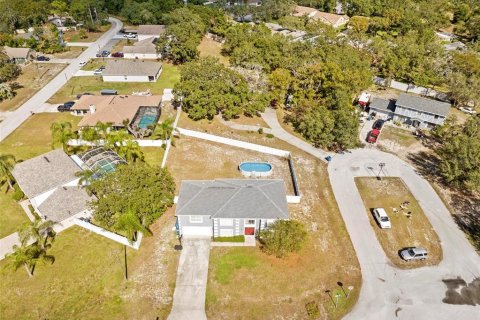 Casa en venta en Spring Hill, Florida, 7 dormitorios, 287.63 m2 № 2212823 - foto 11