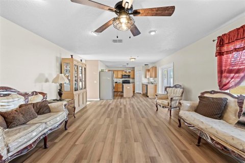 Casa en venta en Spring Hill, Florida, 7 dormitorios, 287.63 m2 № 2212823 - foto 27
