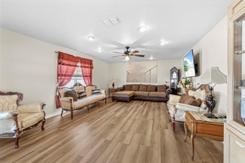 Casa en venta en Spring Hill, Florida, 7 dormitorios, 287.63 m2 № 2212823 - foto 30