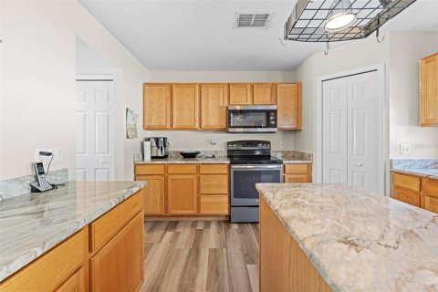 Casa en venta en Spring Hill, Florida, 7 dormitorios, 287.63 m2 № 2212823 - foto 23