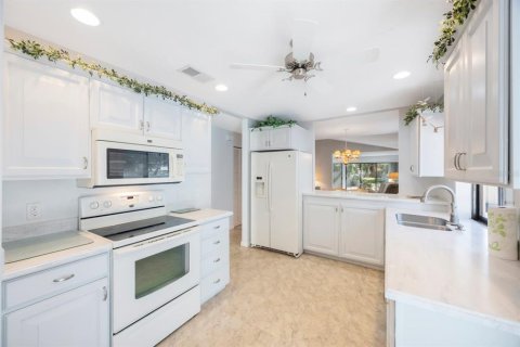 House in Bradenton, Florida 2 bedrooms, 164.62 sq.m. № 1603146 - photo 18