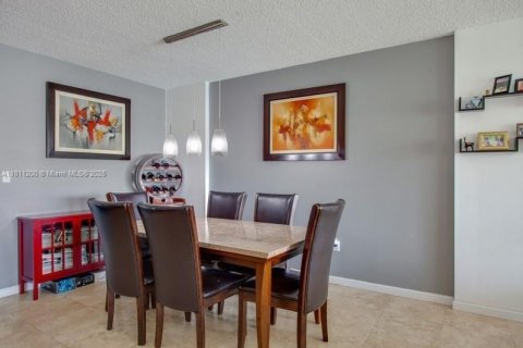 Copropriété à vendre à Miami Beach, Floride: 2 chambres, 120.77 m2 № 1758922 - photo 5