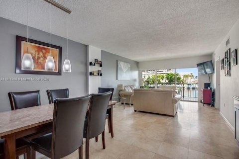 Copropriété à vendre à Miami Beach, Floride: 2 chambres, 120.77 m2 № 1758922 - photo 3