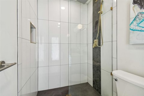 Casa en venta en Clearwater, Florida, 4 dormitorios, 182.55 m2 № 1837951 - foto 24