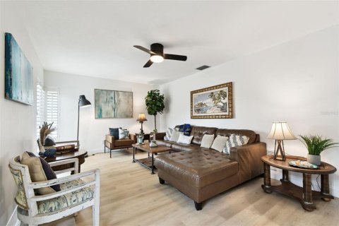 Casa en venta en Clearwater, Florida, 4 dormitorios, 182.55 m2 № 1837951 - foto 8