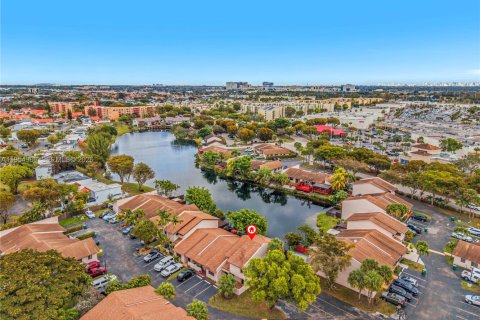 Condominio en venta en Miami, Florida, 4 dormitorios, 147.16 m2 № 2011309 - foto 21