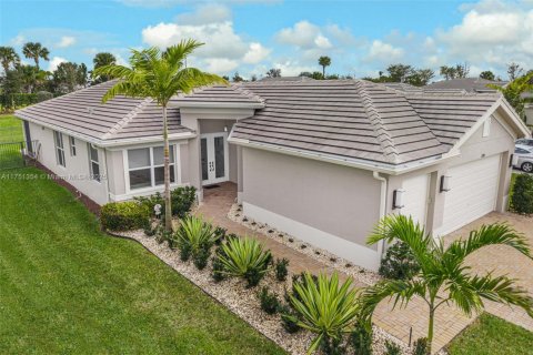 Casa en venta en Port St. Lucie, Florida, 3 dormitorios, 200.39 m2 № 1499777 - foto 1