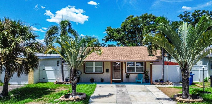 Villa ou maison à Saint Petersburg, Floride 2 chambres, 80.92 m2 № 1872863