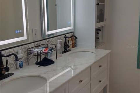 House in Riverview, Florida 3 bedrooms, 144.93 sq.m. № 1805366 - photo 17