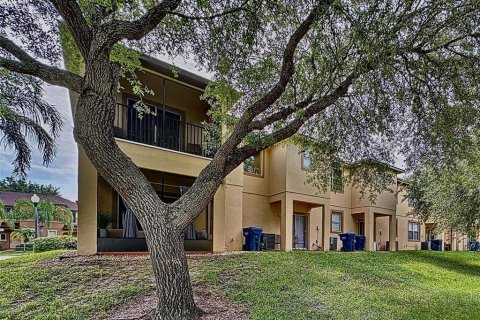 Townhouse in Davenport, Florida 4 bedrooms, 172.43 sq.m. № 1301348 - photo 10