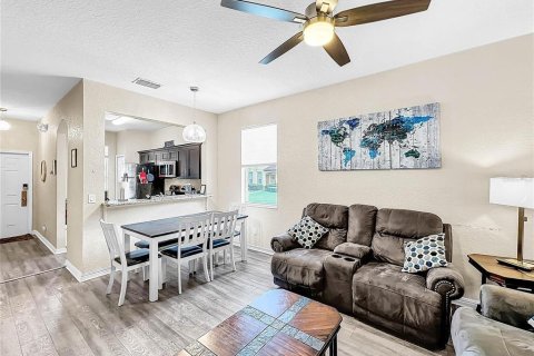 Townhouse in Davenport, Florida 4 bedrooms, 172.43 sq.m. № 1301348 - photo 30