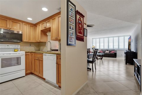 Condominio en venta en Fort Lauderdale, Florida, 1 dormitorio, 83.24 m2 № 1874471 - foto 24