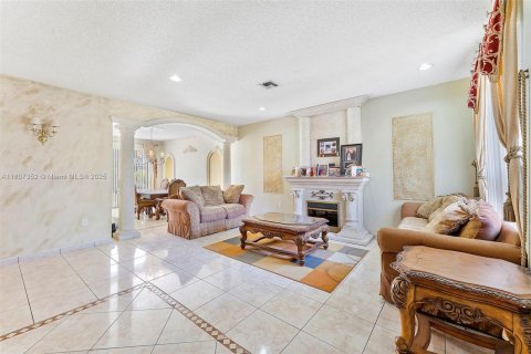 House in Miramar, Florida 4 bedrooms, 273.13 sq.m. № 1748277 - photo 9