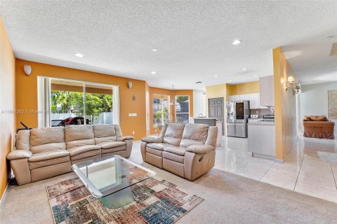 House in Miramar, Florida 4 bedrooms, 273.13 sq.m. № 1748277 - photo 18