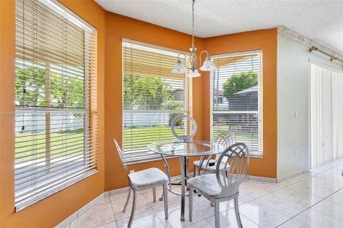 House in Miramar, Florida 4 bedrooms, 273.13 sq.m. № 1748277 - photo 17