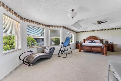 House in Miramar, Florida 4 bedrooms, 273.13 sq.m. № 1748277 - photo 26