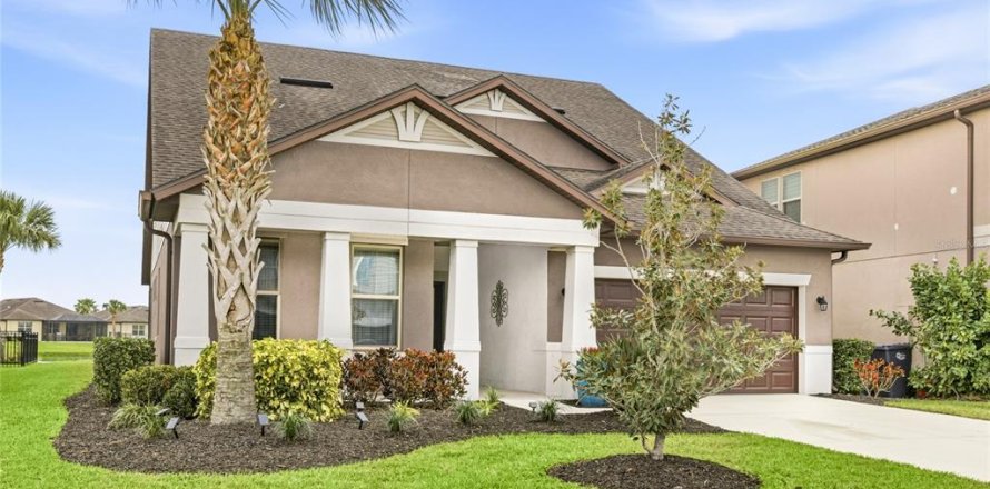 House in Palmetto, Florida 4 bedrooms, 257.15 sq.m. № 2115852