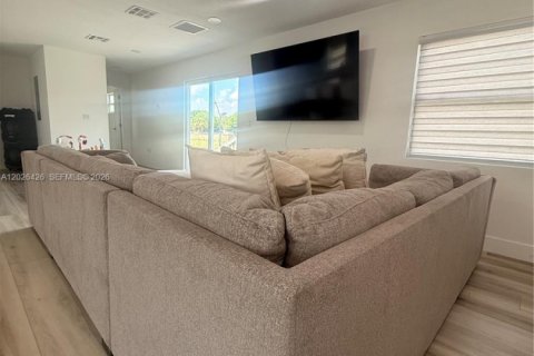 Casa en venta en Clewiston, Florida, 3 dormitorios, 124.86 m2 № 2077921 - foto 13