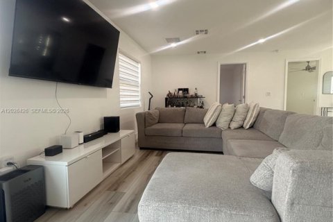 Casa en venta en Clewiston, Florida, 3 dormitorios, 124.86 m2 № 2077921 - foto 14