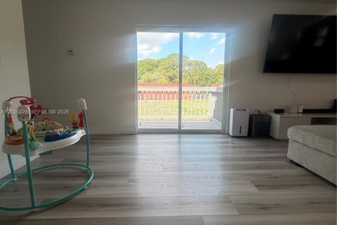 Casa en venta en Clewiston, Florida, 3 dormitorios, 124.86 m2 № 2077921 - foto 18