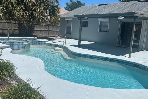 House in Kissimmee, Florida 3 bedrooms, 132.11 sq.m. № 2114075 - photo 2