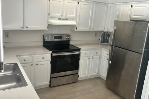 House in Kissimmee, Florida 3 bedrooms, 132.11 sq.m. № 2114075 - photo 3