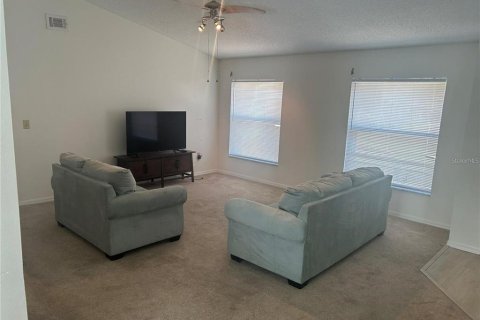 House in Kissimmee, Florida 3 bedrooms, 132.11 sq.m. № 2114075 - photo 8