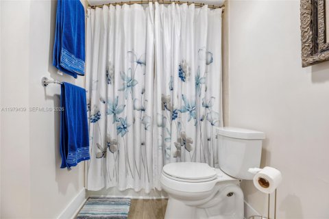 Condo in Miami Beach, Florida, 2 bedrooms  № 2046058 - photo 20