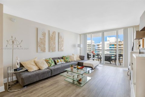 Condo in Miami Beach, Florida, 2 bedrooms  № 2046058 - photo 8