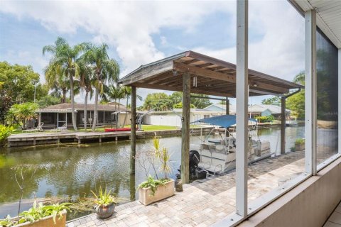 House in Palm Harbor, Florida 3 bedrooms, 153.2 sq.m. № 1848076 - photo 8