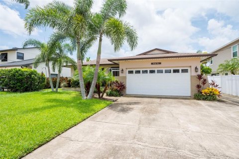 House in Palm Harbor, Florida 3 bedrooms, 153.2 sq.m. № 1848076 - photo 4