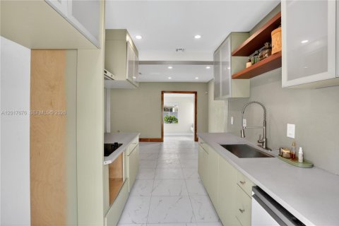 Villa ou maison à vendre à Miami, Floride: 3 chambres, 105.07 m2 № 2172469 - photo 23