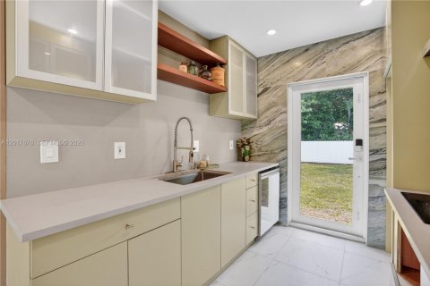 Villa ou maison à vendre à Miami, Floride: 3 chambres, 105.07 m2 № 2172469 - photo 21