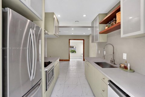 Villa ou maison à vendre à Miami, Floride: 3 chambres, 105.07 m2 № 2172469 - photo 24