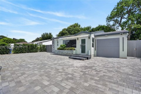 Villa ou maison à vendre à Miami, Floride: 3 chambres, 105.07 m2 № 2172469 - photo 4